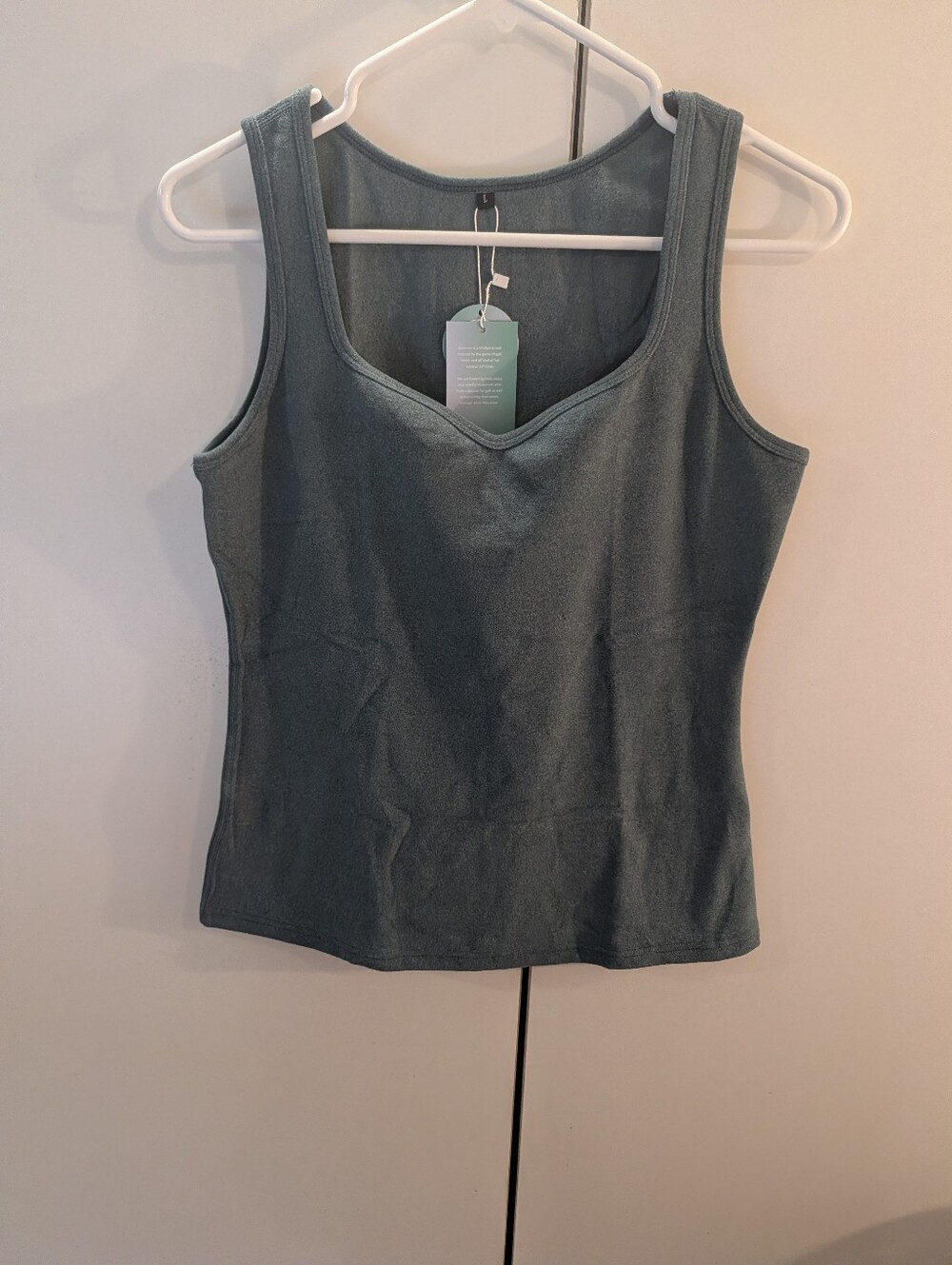 Soneven Large Sleeveless V-Neck Tank Top - Green Blue NWT